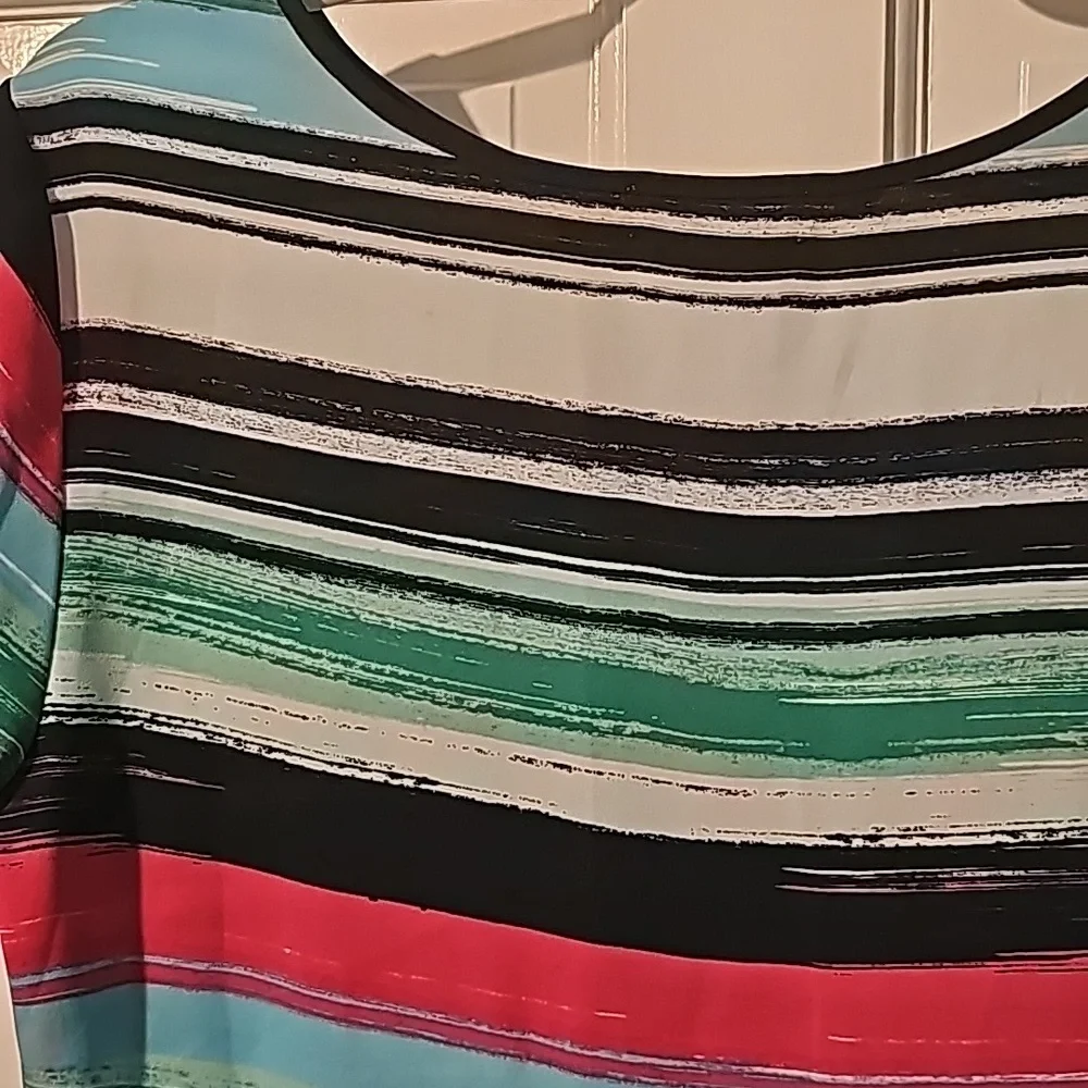 Colorful Flowy Top - Picture 3 of 4